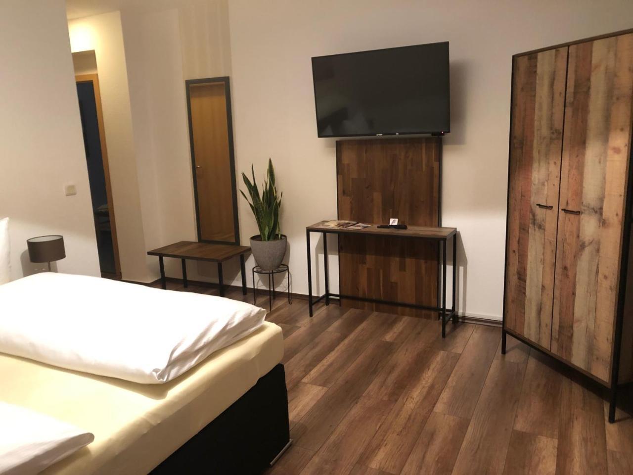 Hotel Garni Zum Rebstock Naumburg  Eksteriør billede