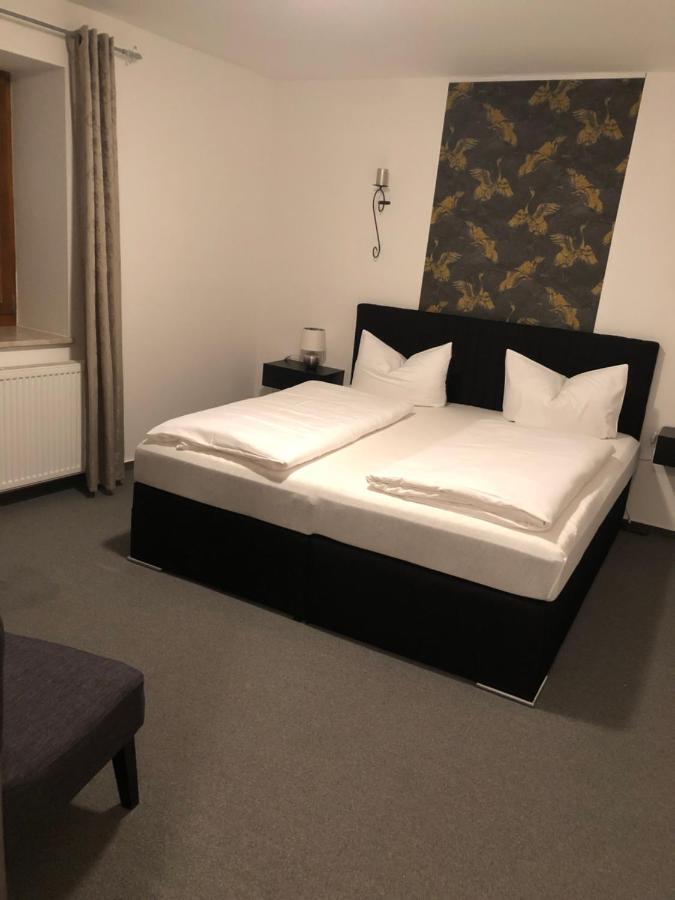 Hotel Garni Zum Rebstock Naumburg  Eksteriør billede